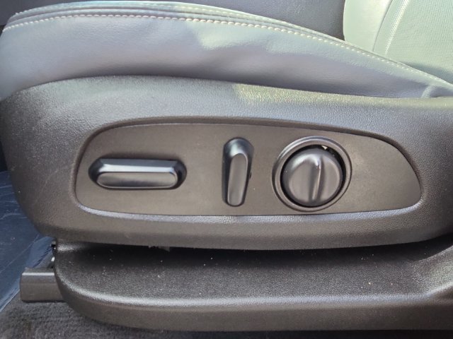 Used 2021 Buick Enclave Essence w/ Sport Touring Edition FWD image 11