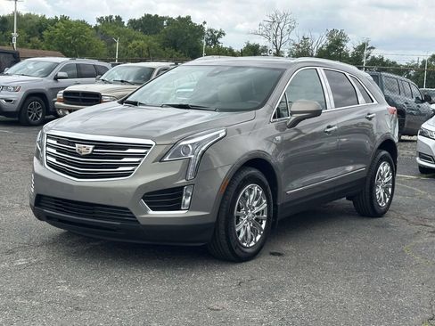 Used 2018 Cadillac XT5 Luxury w/ Driver Awareness Package FWD image 7