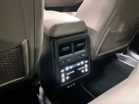 Used 2025 Porsche Macan Electric image 26