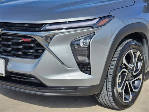 Certified 2024 Chevrolet Trax RS w/ Sunroof Package image 9