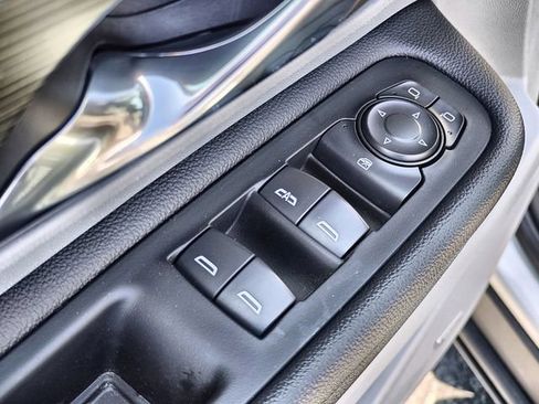 Used 2022 GMC Terrain SLT w/ Infotainment Package II AWD/4WD image 13
