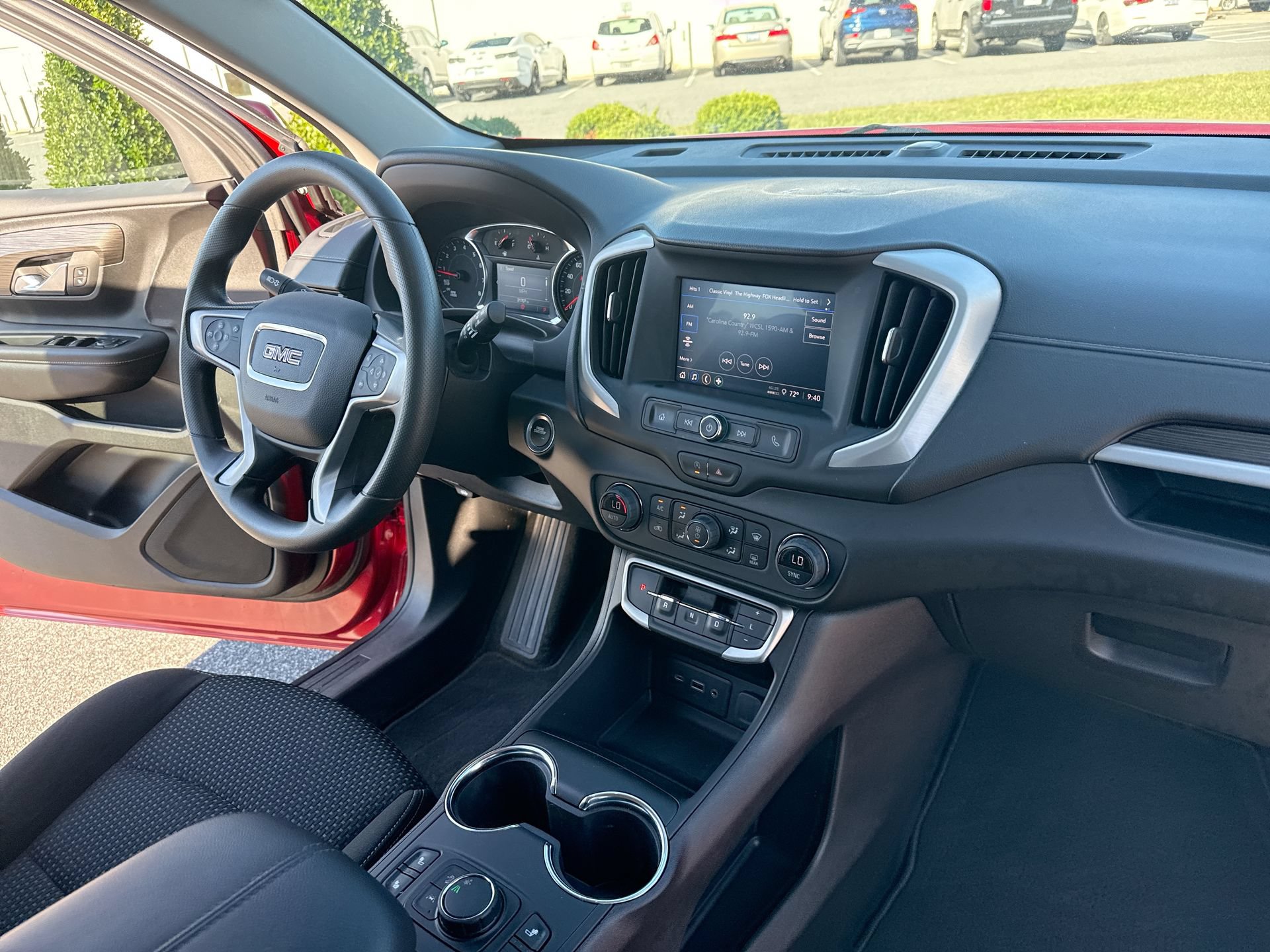 Used 2024 GMC Terrain SLE w/ Driver Convenience Package FWD image 26