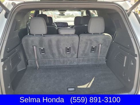 Used 2024 Chevrolet Traverse LT FWD image 27