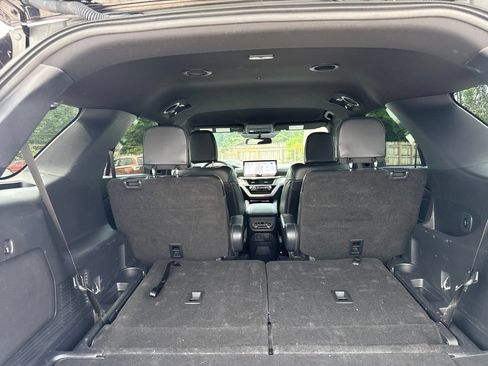 Used 2025 Ford Explorer ST-Line AWD/4WD image 12