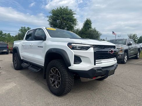 Used 2024 Chevrolet Colorado ZR2 w/ Safety Package AWD/4WD image 1