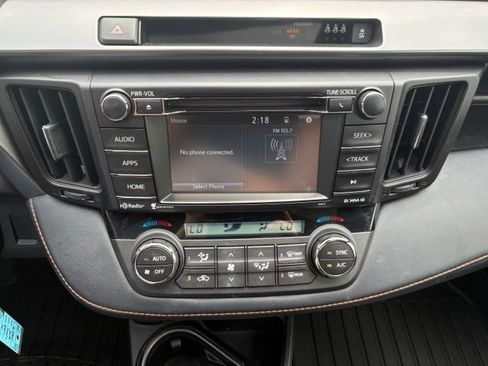 Used 2018 Toyota RAV4 SE w/ All Weather Liner Package AWD/4WD image 29