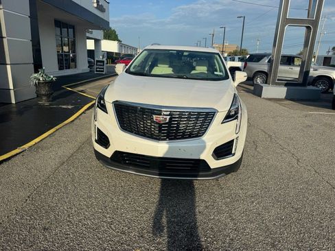 Certified 2024 Cadillac XT5 Premium Luxury w/ Technology Package FWD image 5