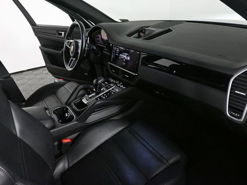 Used 2021 Porsche Cayenne AWD/4WD image 22