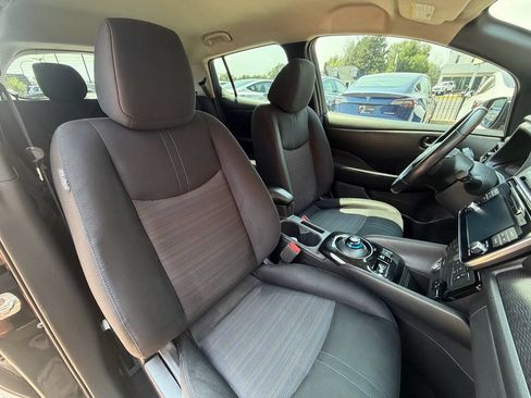 Used 2018 Nissan Leaf SV w/ Protection Package FWD image 4