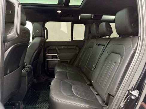 Used 2022 Land Rover Defender 110 S image 45