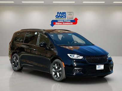 New 2026 Chrysler Pacifica Limited