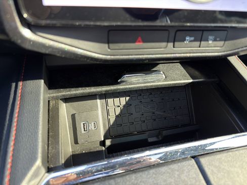 Used 2022 Ford Expedition Limited image 34