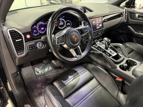 Used 2021 Porsche Cayenne Coupe AWD/4WD image 12