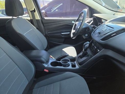 Used 2015 Ford Escape SE image 3