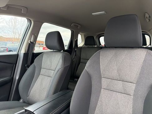 Used 2024 Nissan Rogue SV AWD/4WD image 4