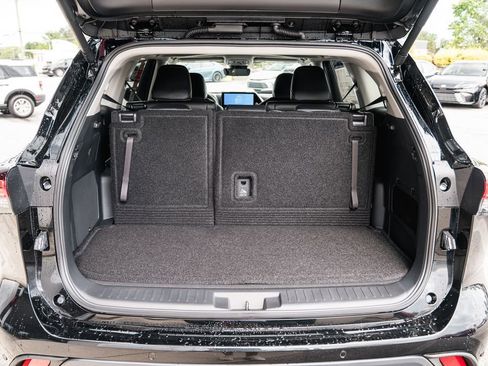 New 2026 Toyota Highlander Limited AWD/4WD image 7