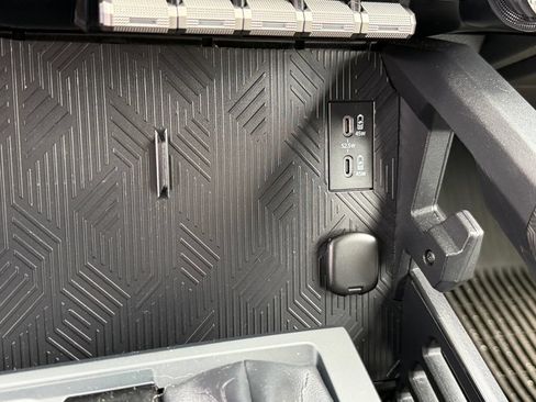 Certified 2025 Toyota Tacoma SR5 AWD/4WD image 23