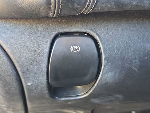 Used 2020 McLaren 570S Spider image 23