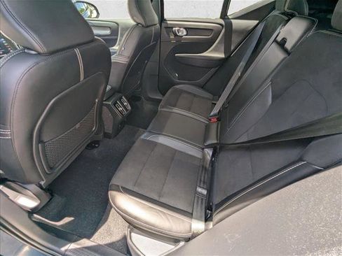 Used 2022 Volvo XC40 T5 R-Design w/ Advanced Package AWD/4WD image 20