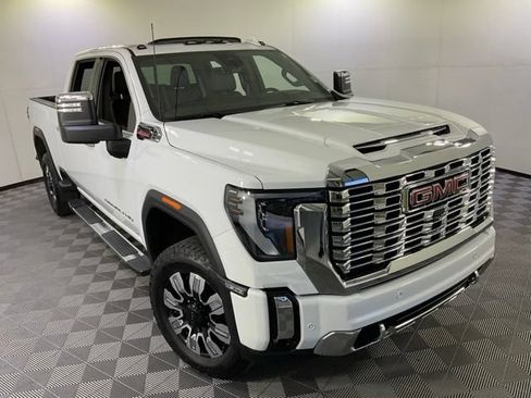 Used 2025 GMC Sierra 2500 Denali w/ Denali Reserve Package AWD/4WD image 52