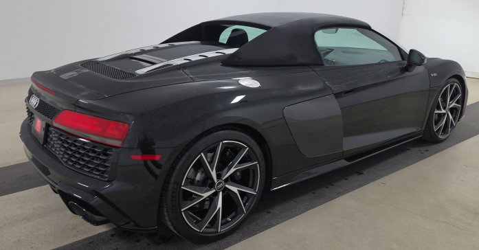 Used 2023 Audi R8 V10 performance RWD image 2