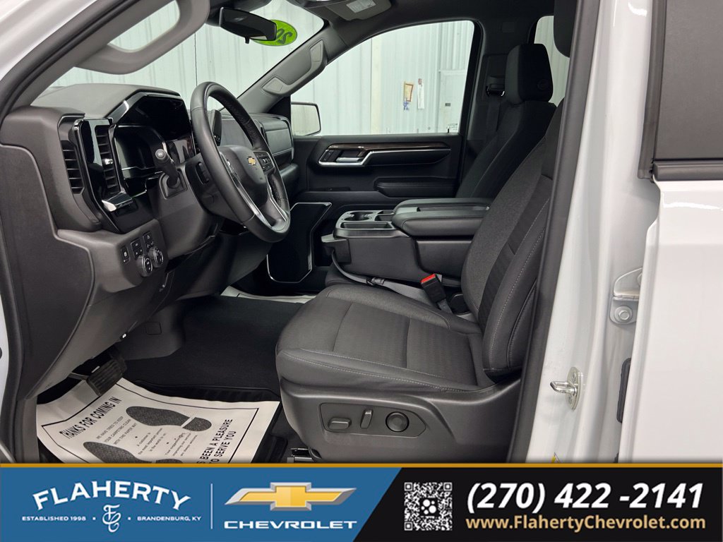 Used 2024 Chevrolet Silverado 1500 LT AWD/4WD image 9