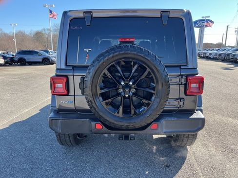 Used 2021 Jeep Wrangler Unlimited Sahara image 6