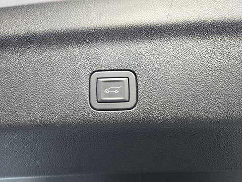 Used 2025 Cadillac Escalade Sport Platinum w/ LPO, ONYX Package AWD/4WD image 26