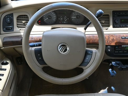 Used 2009 Mercury Grand Marquis LS RWD image 11