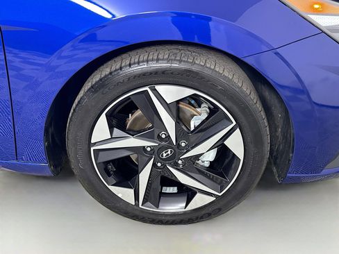 Used 2021 Hyundai Elantra Limited image 32