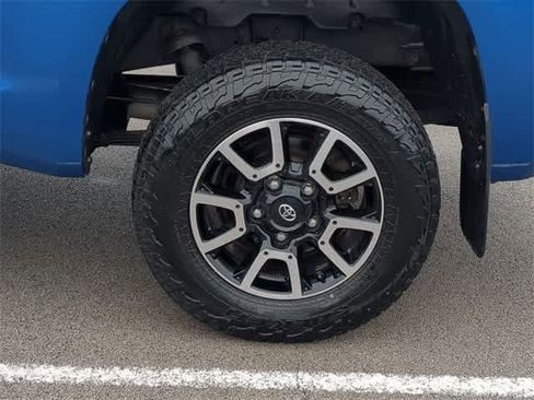 Used 2017 Toyota Tundra SR5 w/ SR5 Upgrade Package image 13