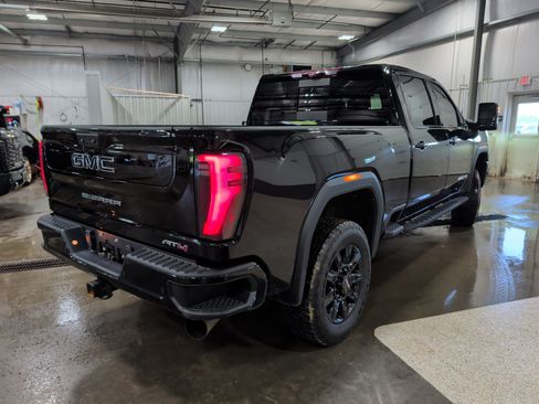 Used 2024 GMC Sierra 2500 AT4 w/ AT4 Premium Plus Package AWD/4WD image 3