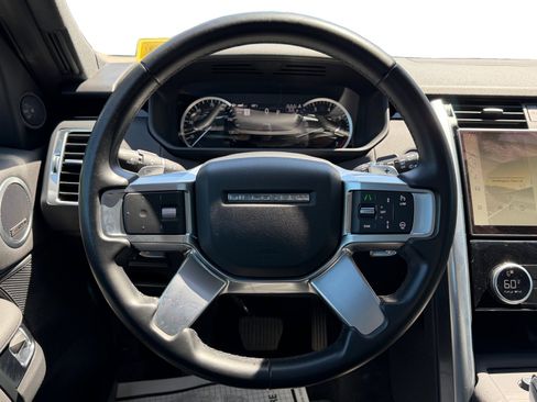 Used 2023 Land Rover Discovery S AWD/4WD image 11