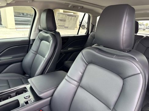 New 2026 Lincoln Aviator AWD image 22