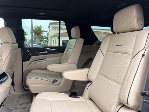 Used 2023 Cadillac Escalade Premium Luxury w/ LPO, Floor Liner Package AWD/4WD image 8