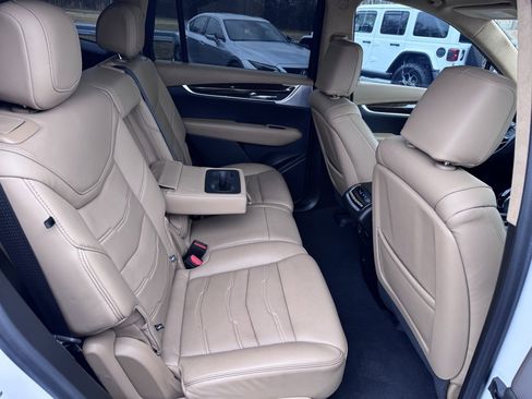 Used 2023 Cadillac XT6 Premium Luxury w/ Platinum Package image 18