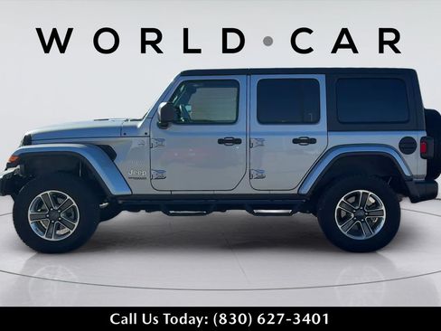 Used 2020 Jeep Wrangler Unlimited Sahara AWD/4WD image 4