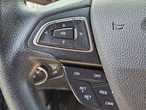 Used 2015 Ford Focus SE w/ Reverse Sensing Package image 21