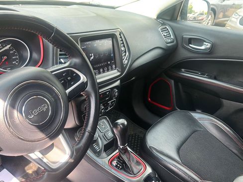 Used 2019 Jeep Compass Trailhawk AWD/4WD image 18
