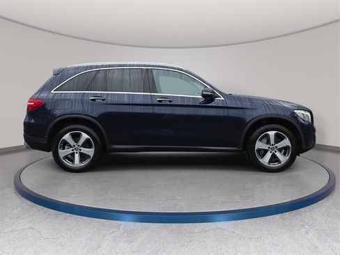 Used 2019 Mercedes-Benz GLC 300 4MATIC image 5