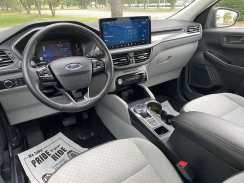 Certified 2025 Ford Escape Active w/ Tech Pack #1 FWD image 3