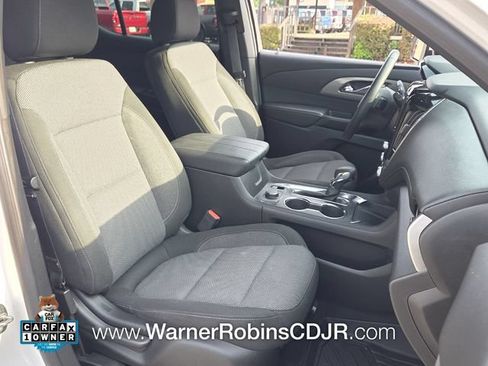 Used 2023 Chevrolet Traverse LT FWD image 19