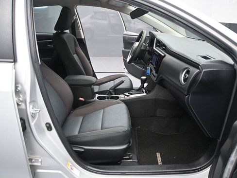 Used 2019 Toyota Corolla LE FWD image 13