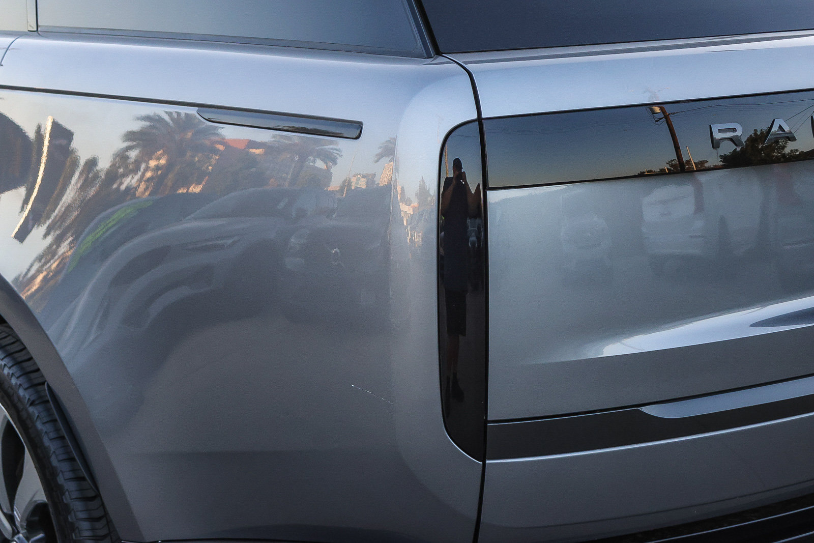 Certified 2025 Land Rover Range Rover SE AWD/4WD image 10