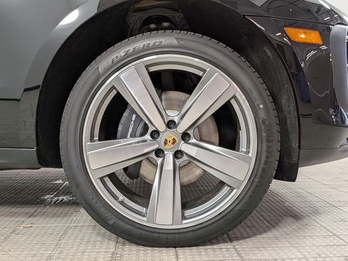 New 2026 Porsche Macan AWD/4WD image 27
