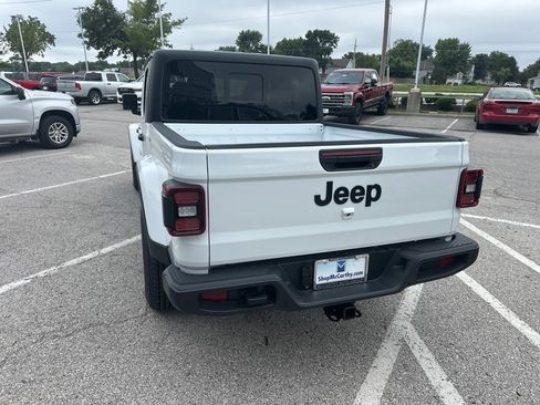 New 2025 Jeep Gladiator Sport image 24