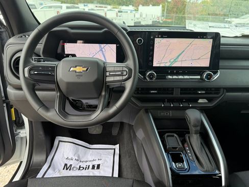 New 2025 Chevrolet Colorado W/T image 21