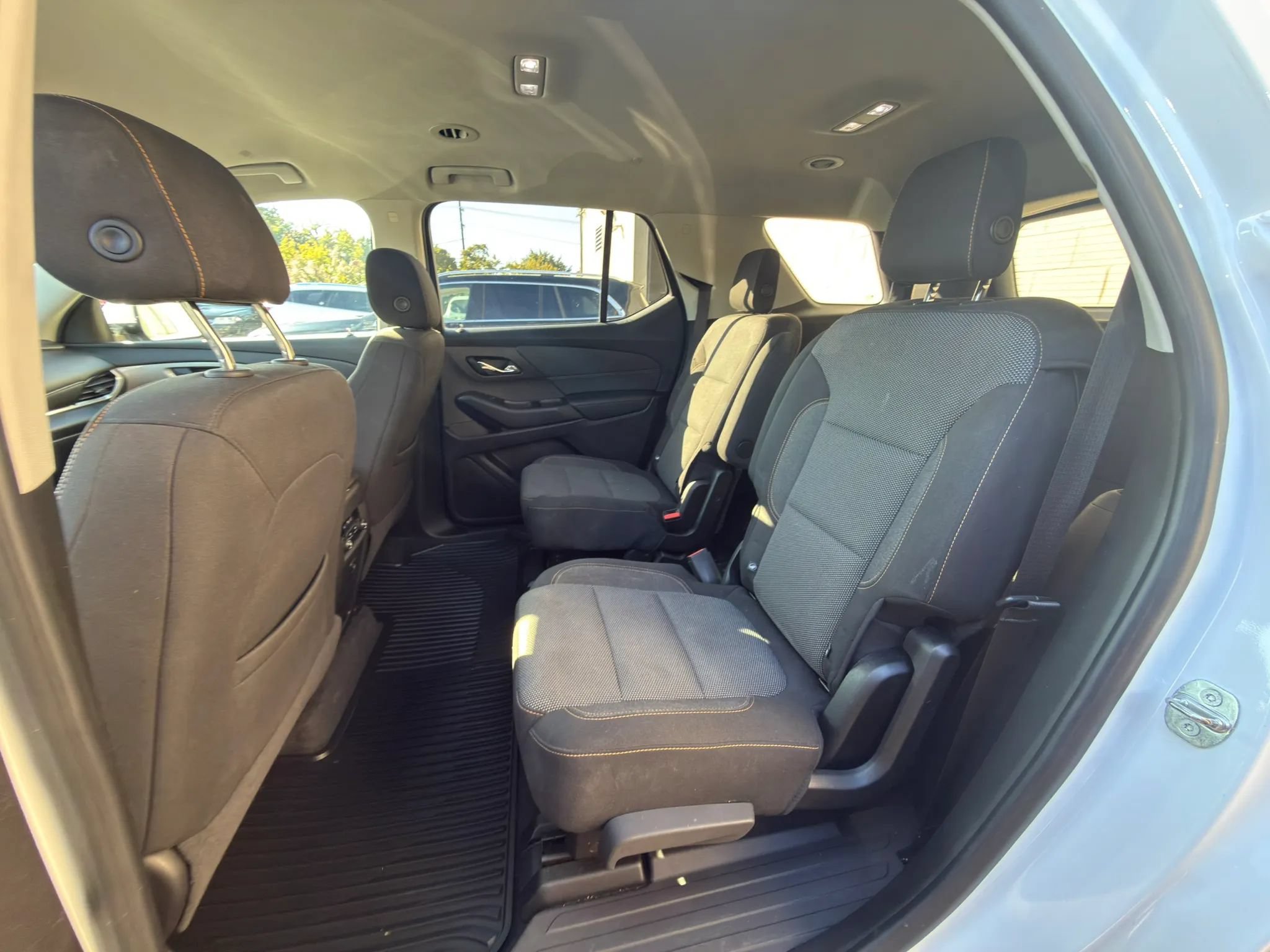 Used 2018 Chevrolet Traverse LT FWD image 27