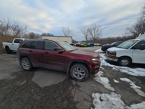 Used 2022 Jeep Grand Cherokee Limited w/ MOPAR Finishing Package image 10