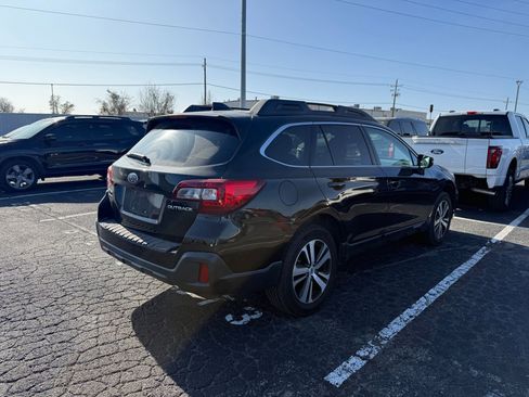 Used 2019 Subaru Outback 2.5i Limited image 3